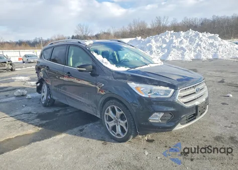 2019 Ford Escape Titanium z USA, uszkodzony, nr VIN 1FMCU9J99KUA85351